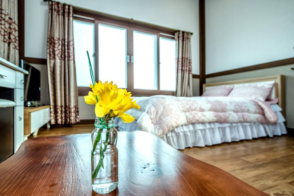 הוילה סאוגוויפו Jeju Myung House מראה חיצוני תמונה