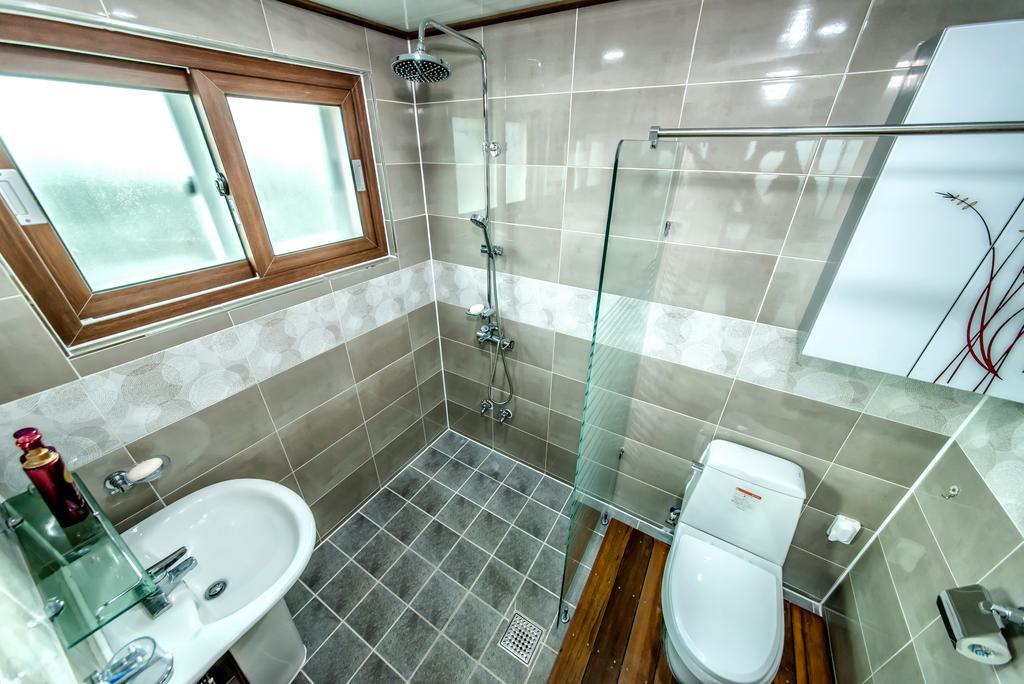 הוילה סאוגוויפו Jeju Myung House מראה חיצוני תמונה