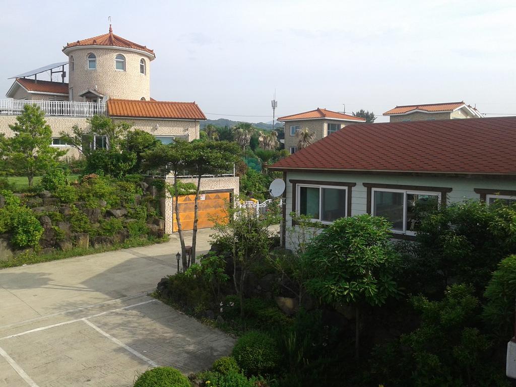 הוילה סאוגוויפו Jeju Myung House מראה חיצוני תמונה