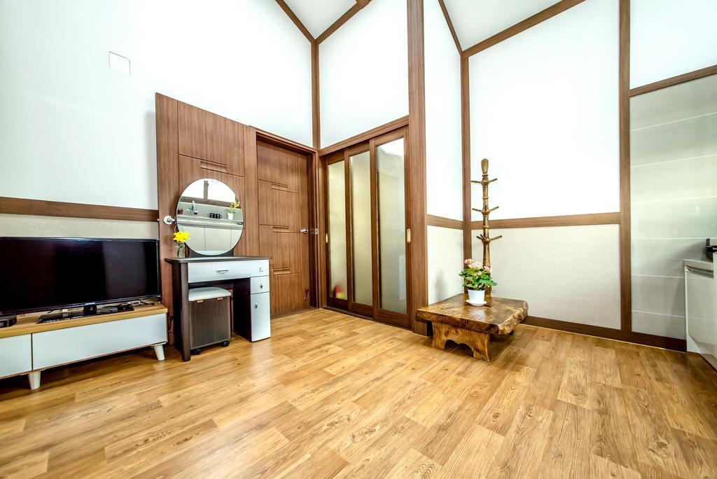 הוילה סאוגוויפו Jeju Myung House מראה חיצוני תמונה